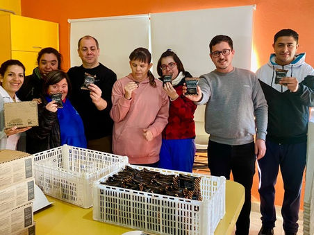 Alejo Sarna recorrió "La Lombardía", una fábrica de alfajores de Campana que busca expandirse