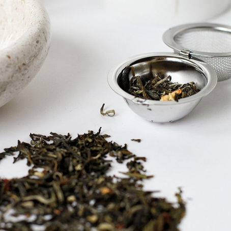 The Benefits of Black and Green Teas in Your Daily Diet