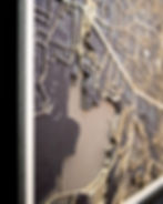 Dettagli di incisione laser su carta e plexiglass