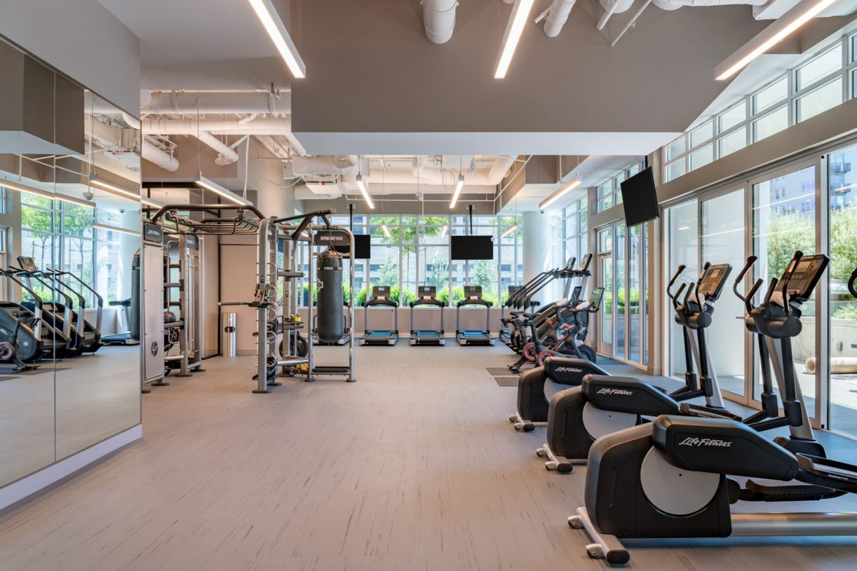 825-Hill-Amenity-37-Custom.jpg