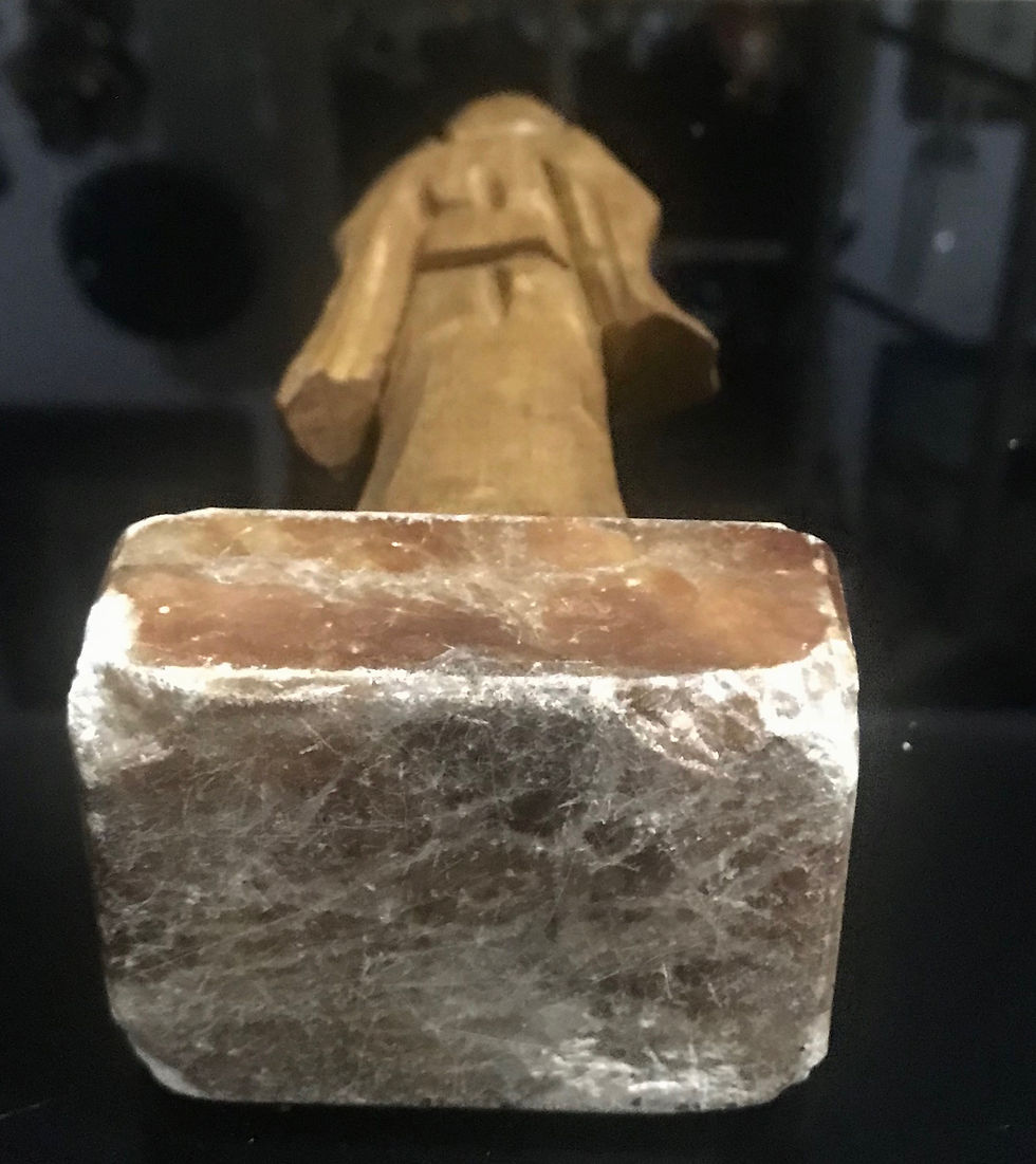 Miniatura: Saggio cinese in legno intagliato