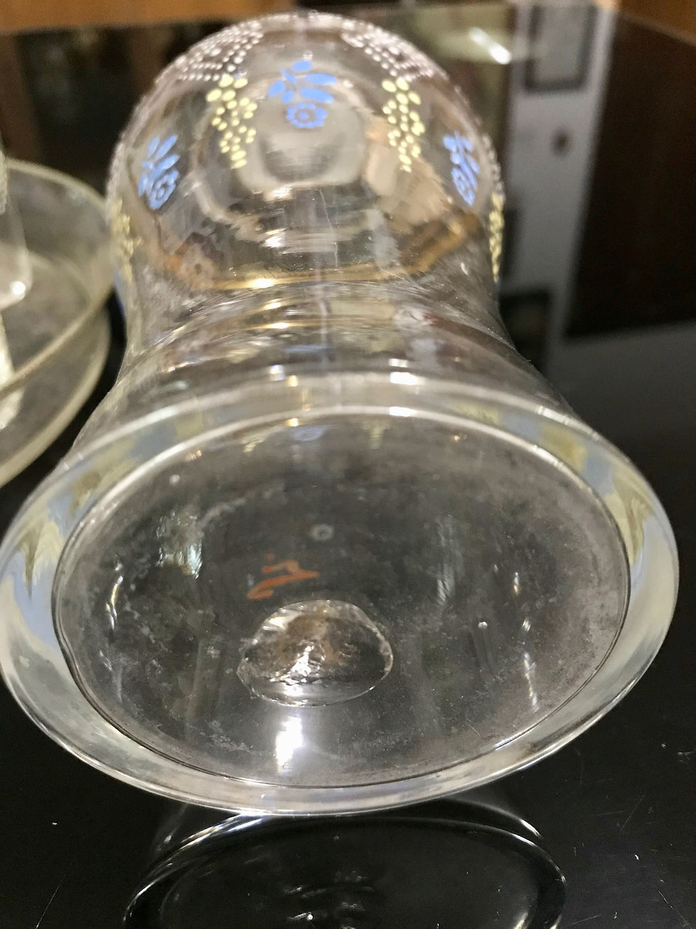 Miniatura: Antico servizio orientale da liquore in vetro con rifiniture in oro XIX secolo