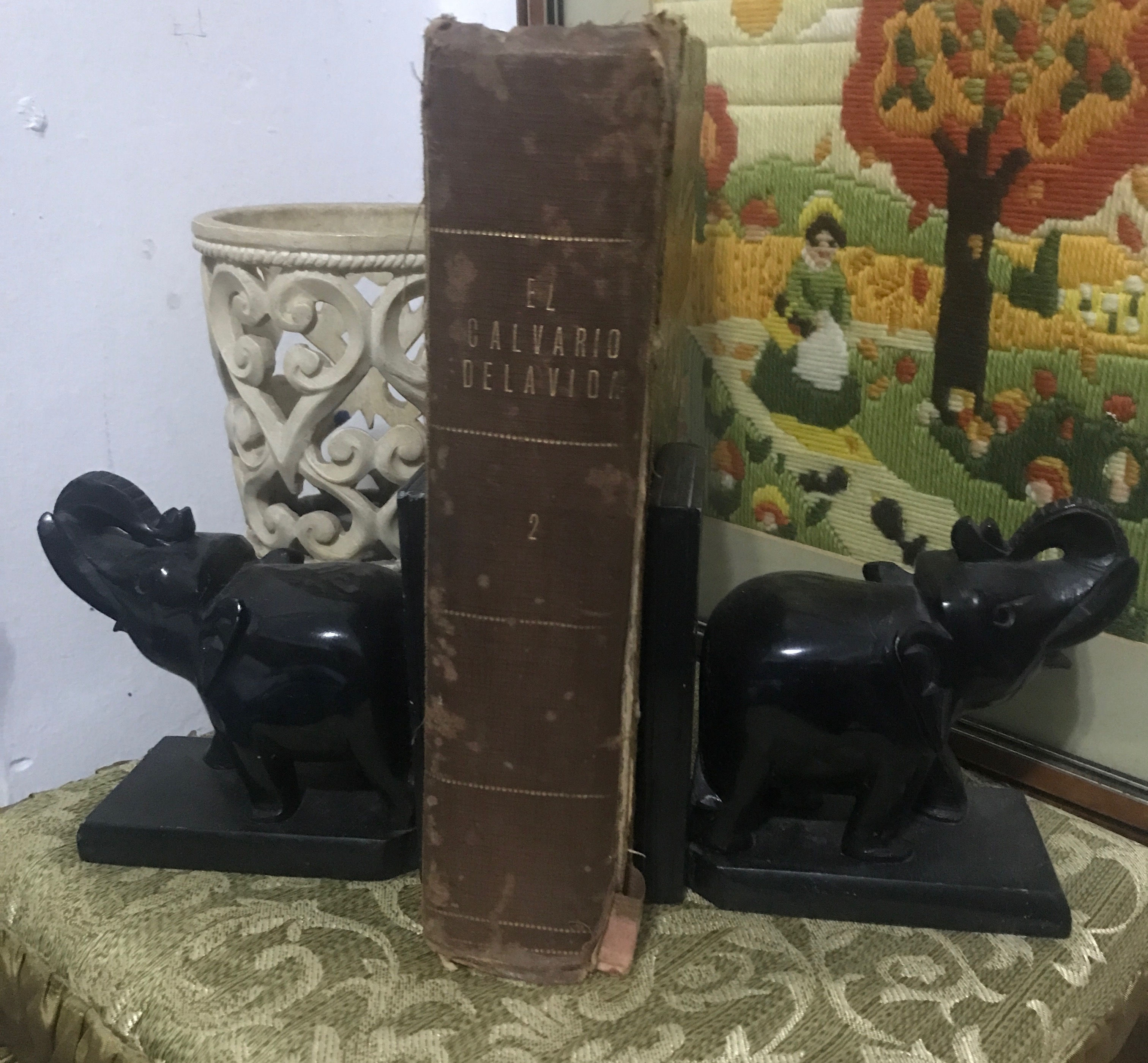 Coppia elefanti fermalibro in marmo nero