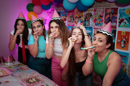 Isa 23 anos