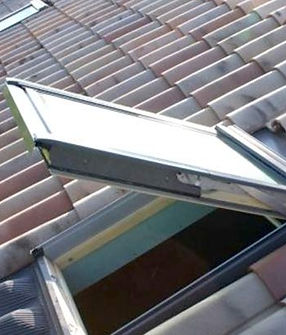 Pose-de-fenetre-de-toit-Velux_edited.jpg