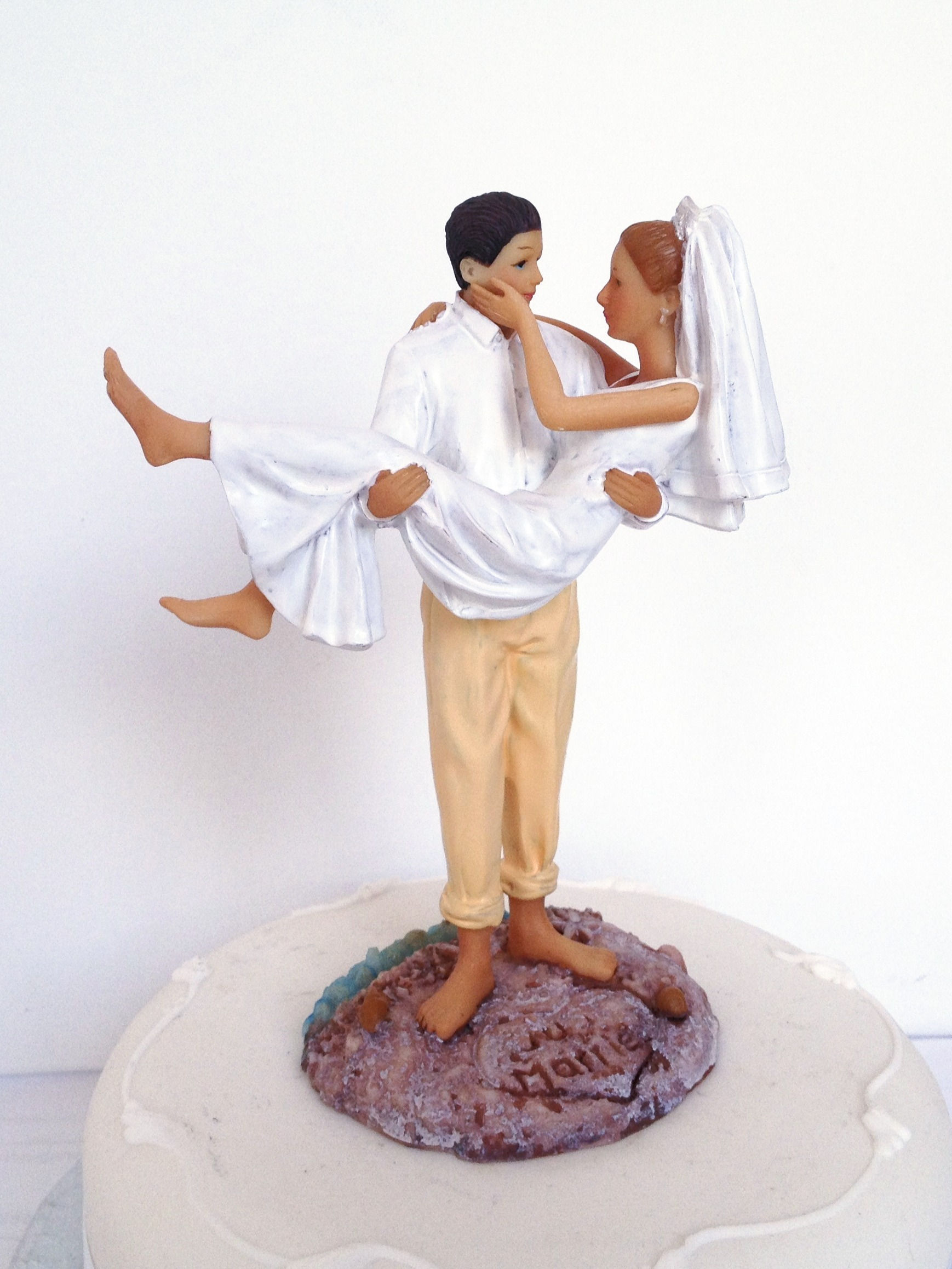 "Just Married" Beach Romantic Bride & Groom Couple in Love Wedding Cake Topper