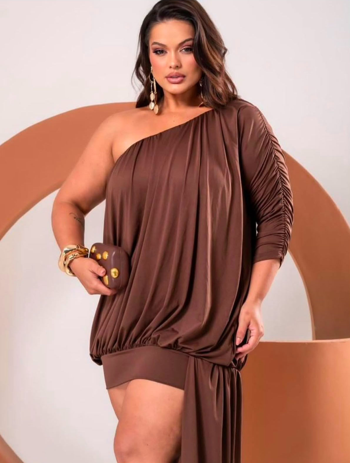 Vestido Aurora Chocolate – Ombro Único Drapeado