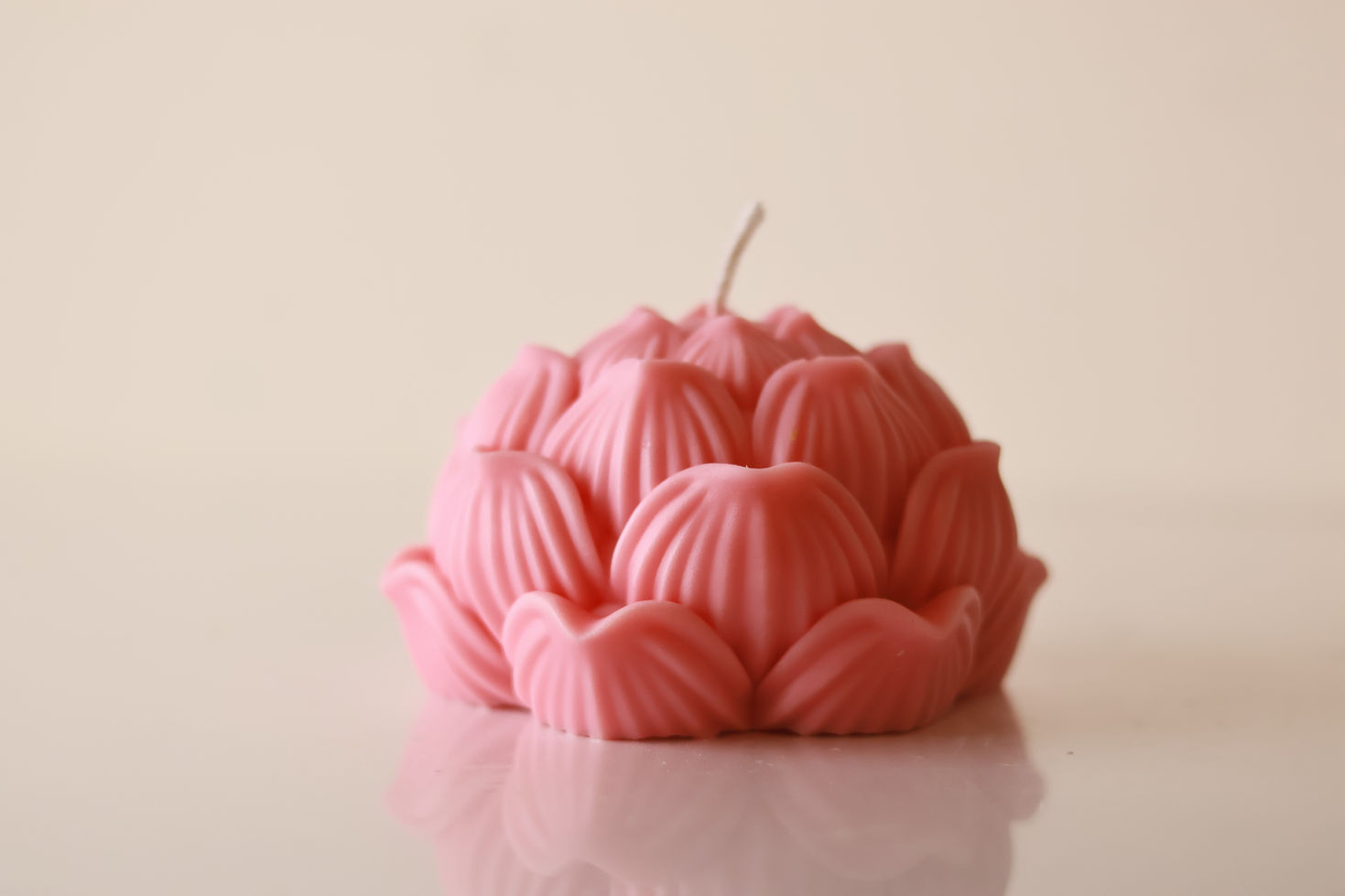 Elegant home decor candles