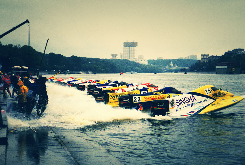 Lifestyle_F1-on-the-water_ppp_Small_Size.jpg