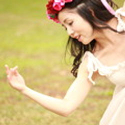 萌恵_1st.写真集より