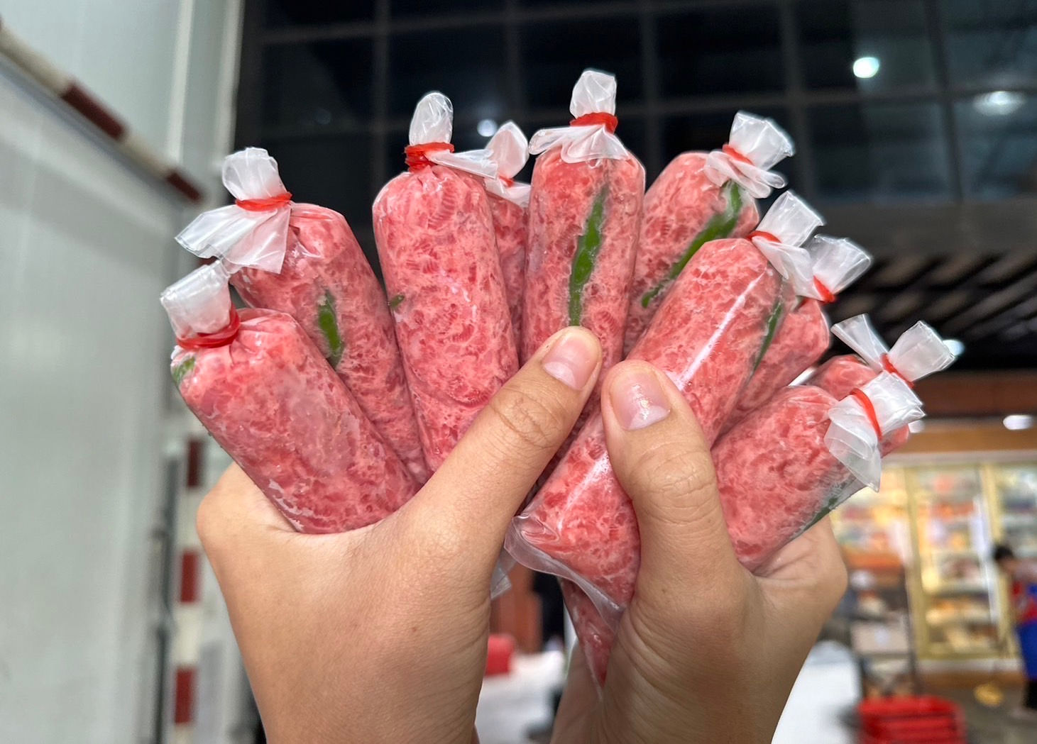 แหนมตุ้มกลาง เจ๊รดา  105฿