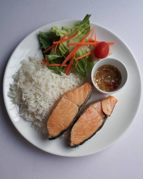 ภาพขนาดย่อ: แซลม่อนคิริมิ 130฿