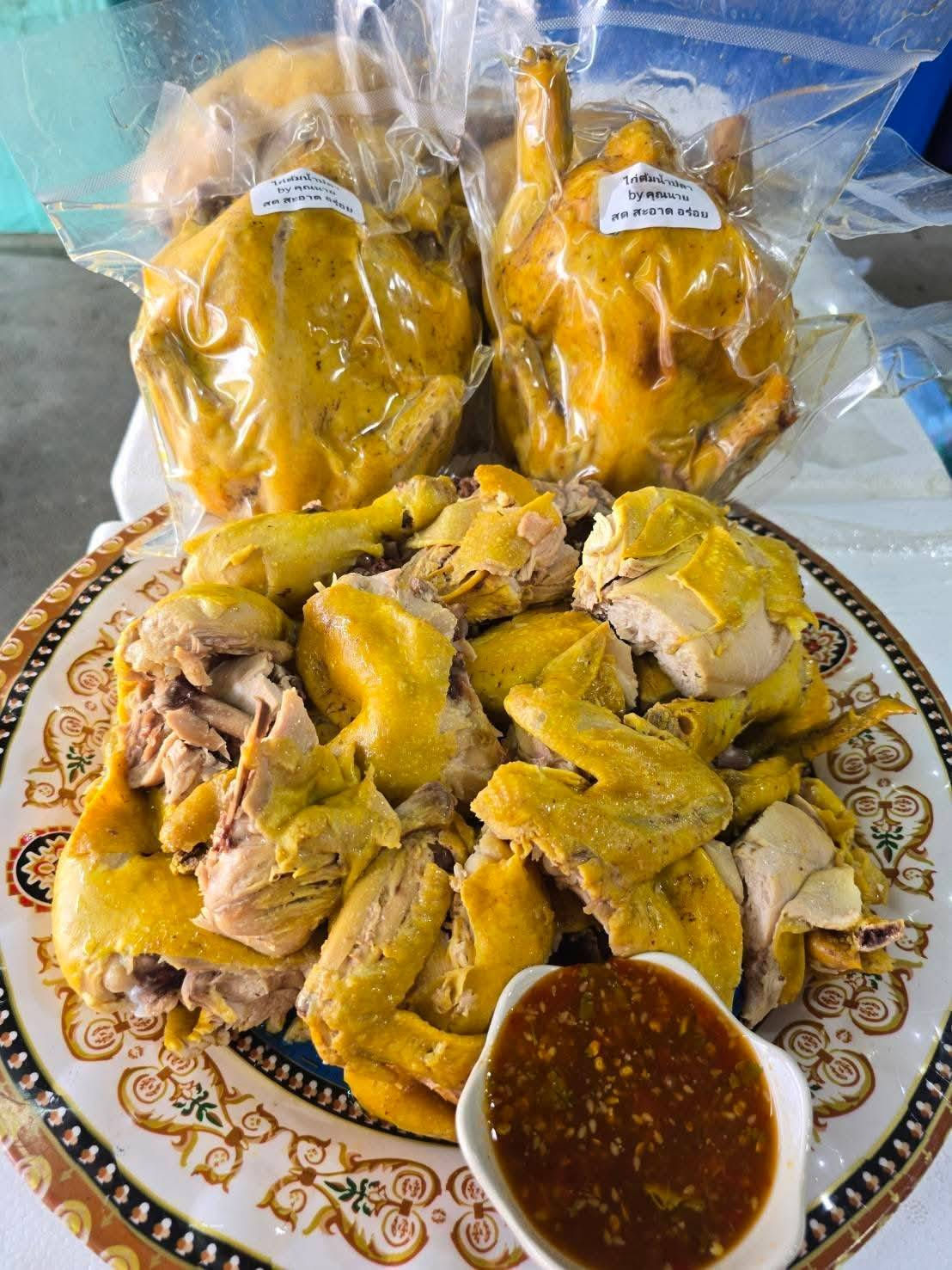 ไก่ต้มน้ำปลา(ไก่เนื้อ)  78฿