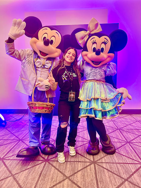 Curso de liderazgo creativo para generar innovación empresarial con el método Walt Disney. Formación especializada para líderes que buscan impulsar proyectos innovadores aplicando el enfoque creativo de Walt Disney.
