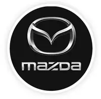 Logo de Mazda – empresa automotriz capacitada en liderazgo, servicio al cliente y equipos de alto desempeño.