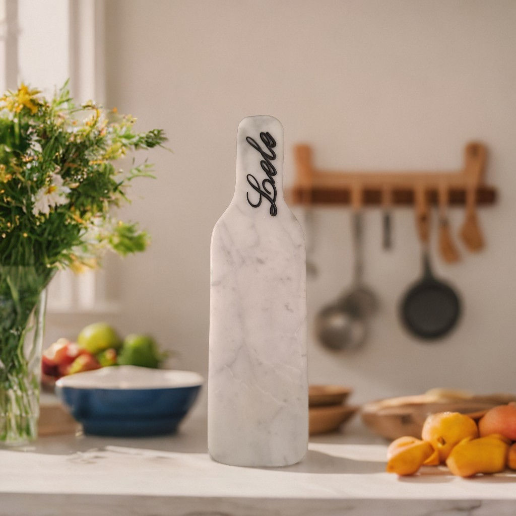 poggiamestolo in marmo personalizzato con sfondo cucina