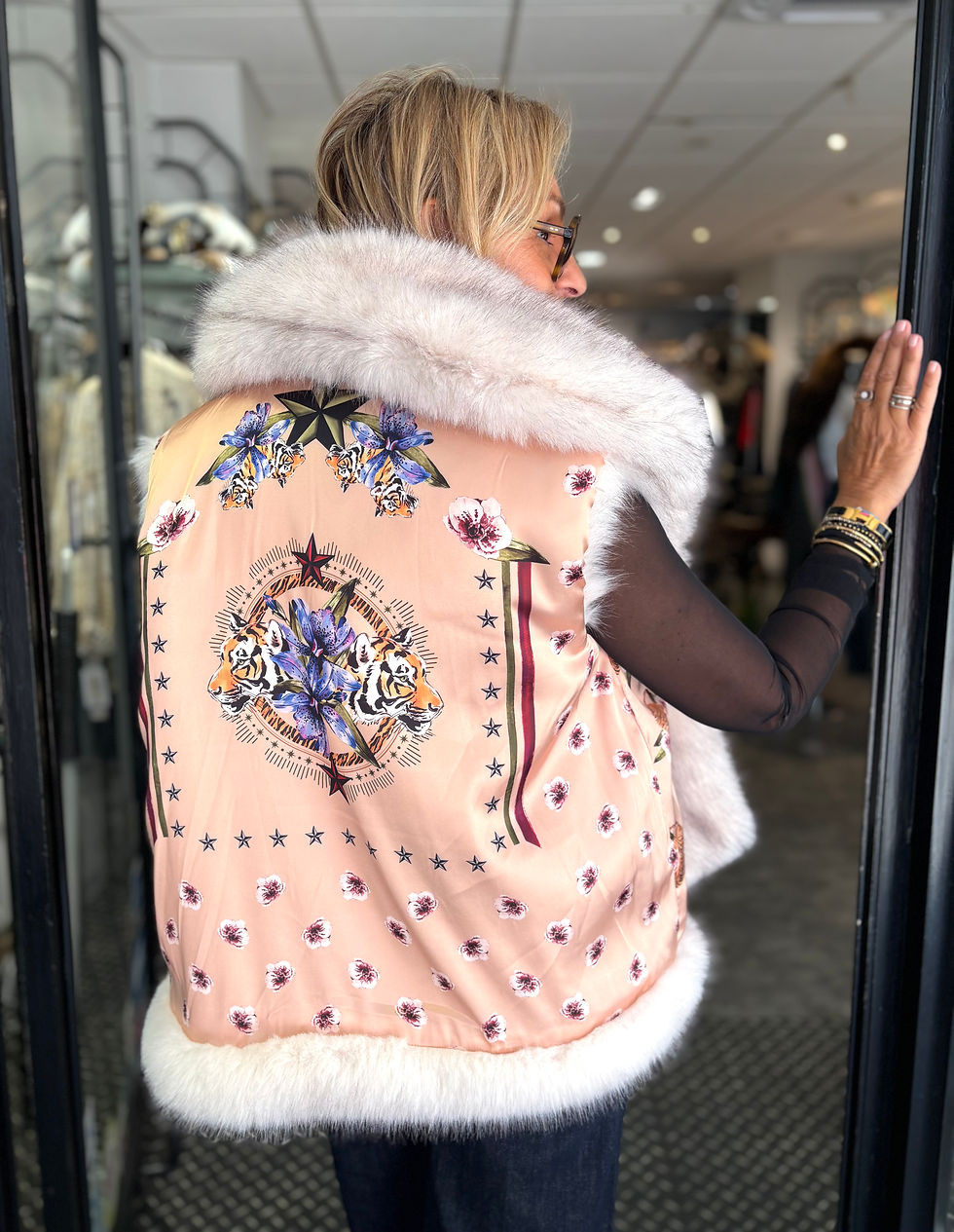 Миниатюра: Veste Brand Unique 