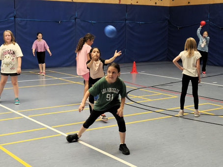 SportProjekt: Klassen messen sich beim Völkerballturnier