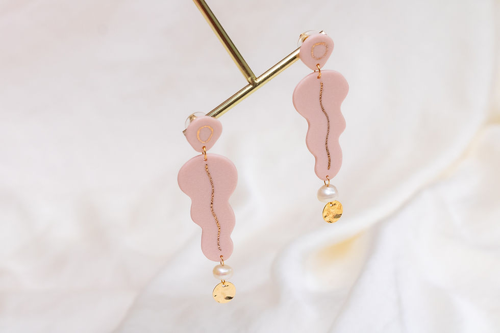 Thumbnail: Statement Pink Pearl Earring Valentina