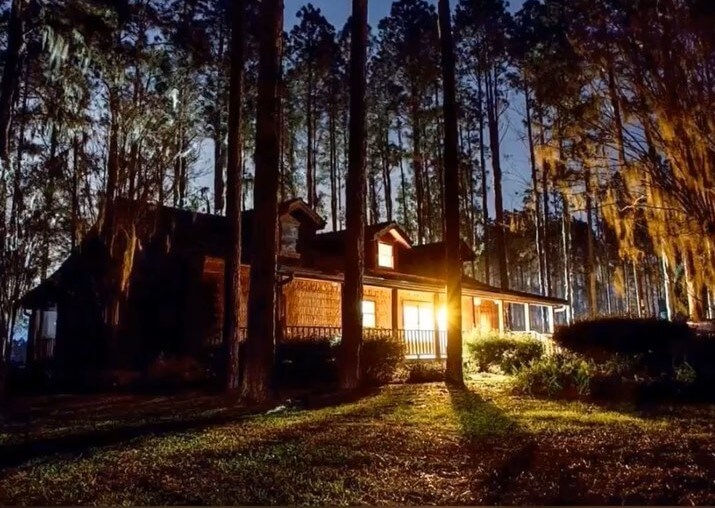 cabinnight.jpg