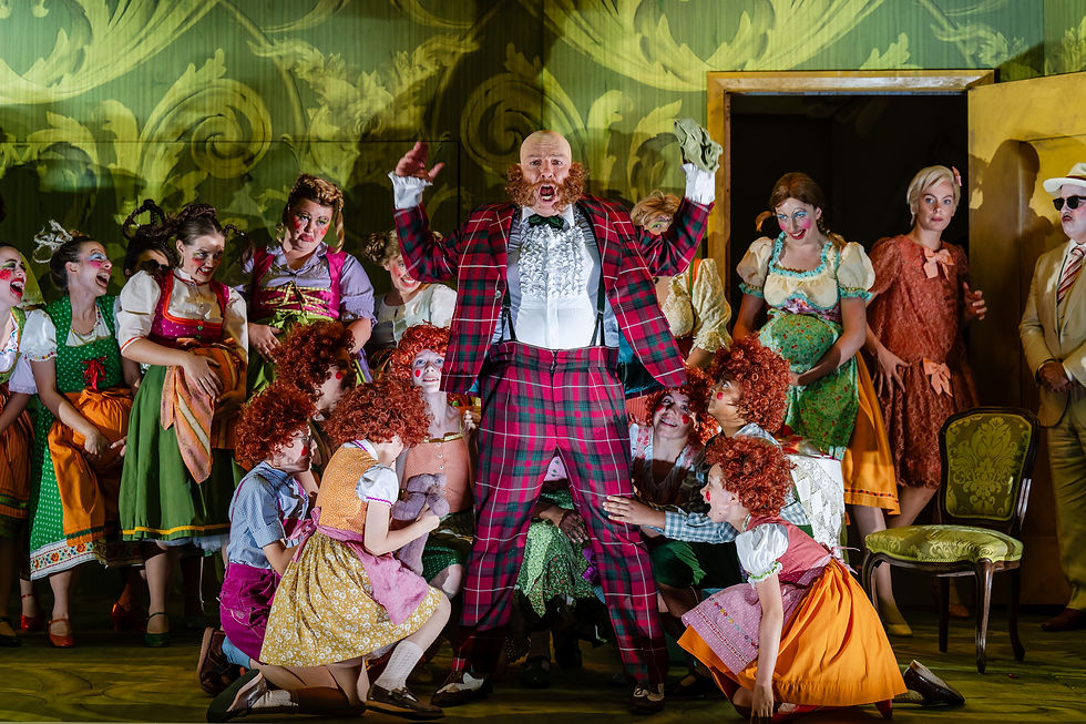 Chorus - Der Rosenkavalier - Garsington Opera
