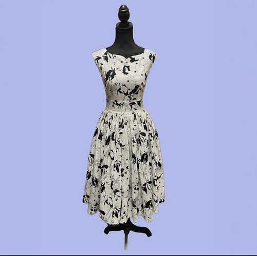 Garden Retro-Inspired Swing Dress | KaleidoscopeCachet Garden Retro-Inspired Swing Dress | KaleidoscopeCachet