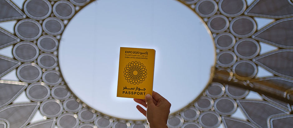 Le passeport Expo 2020 Dubai est un livret jaune vif à explorer 191 pavillons de pays.