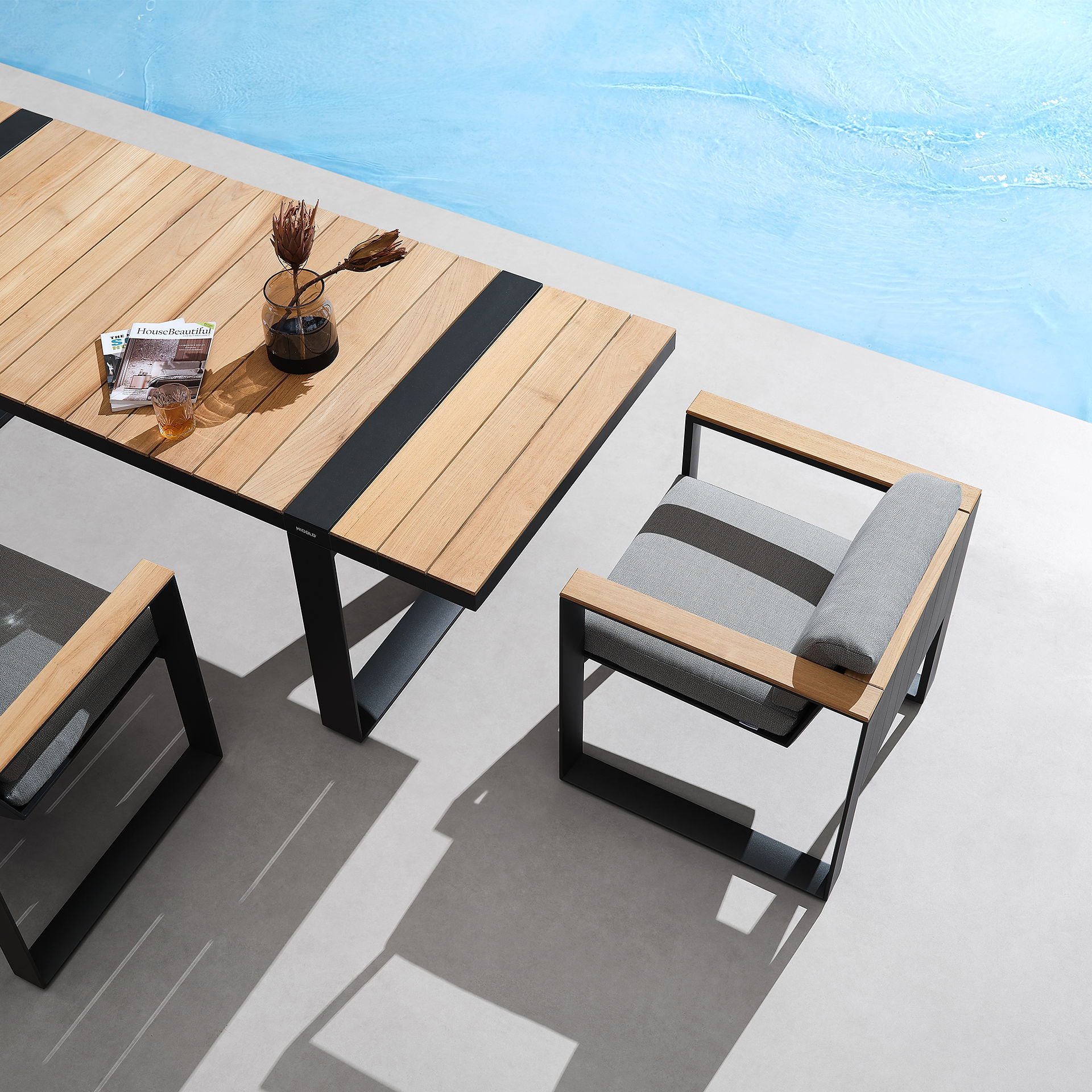 HIGOLD Outdoor Dining Chair and Table