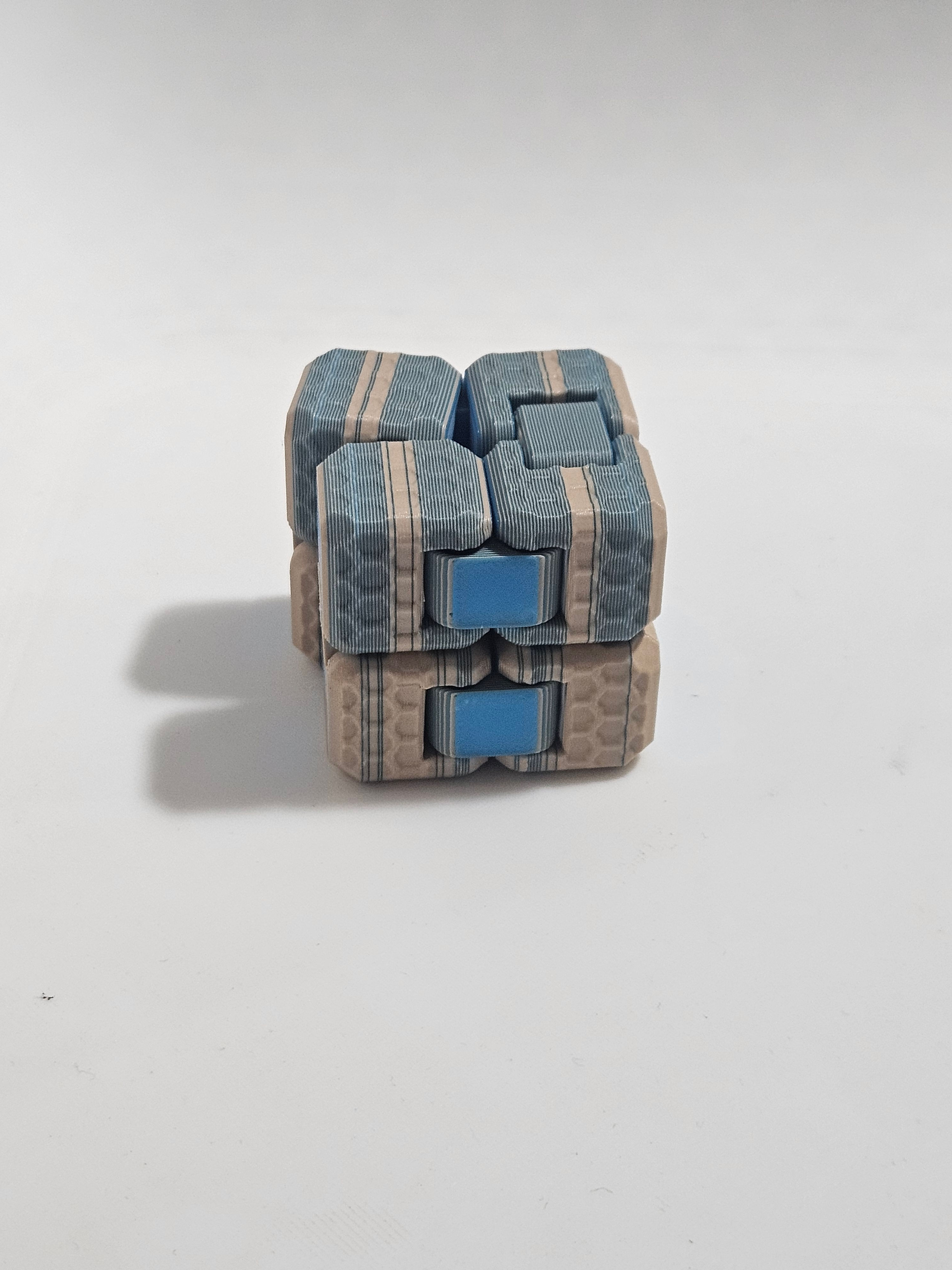 Random Infinity cubes -mixture of colors