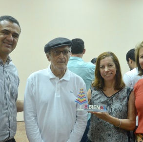 01/10 - Homenagens e destaques na 8ª Bienal