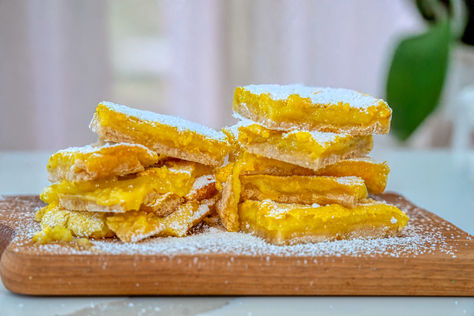 Lemon Bars with a Buttery Crust