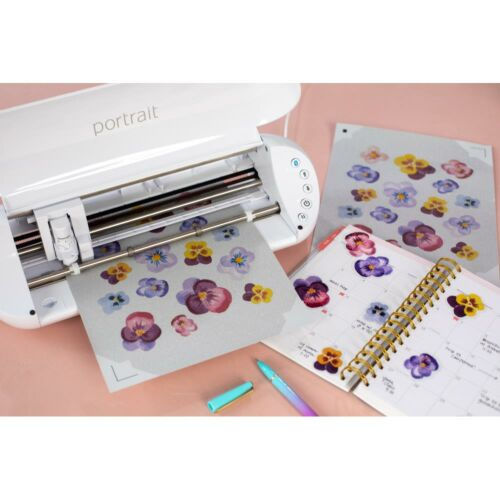 Thumbnail: Kit Silhouette Portrait 3