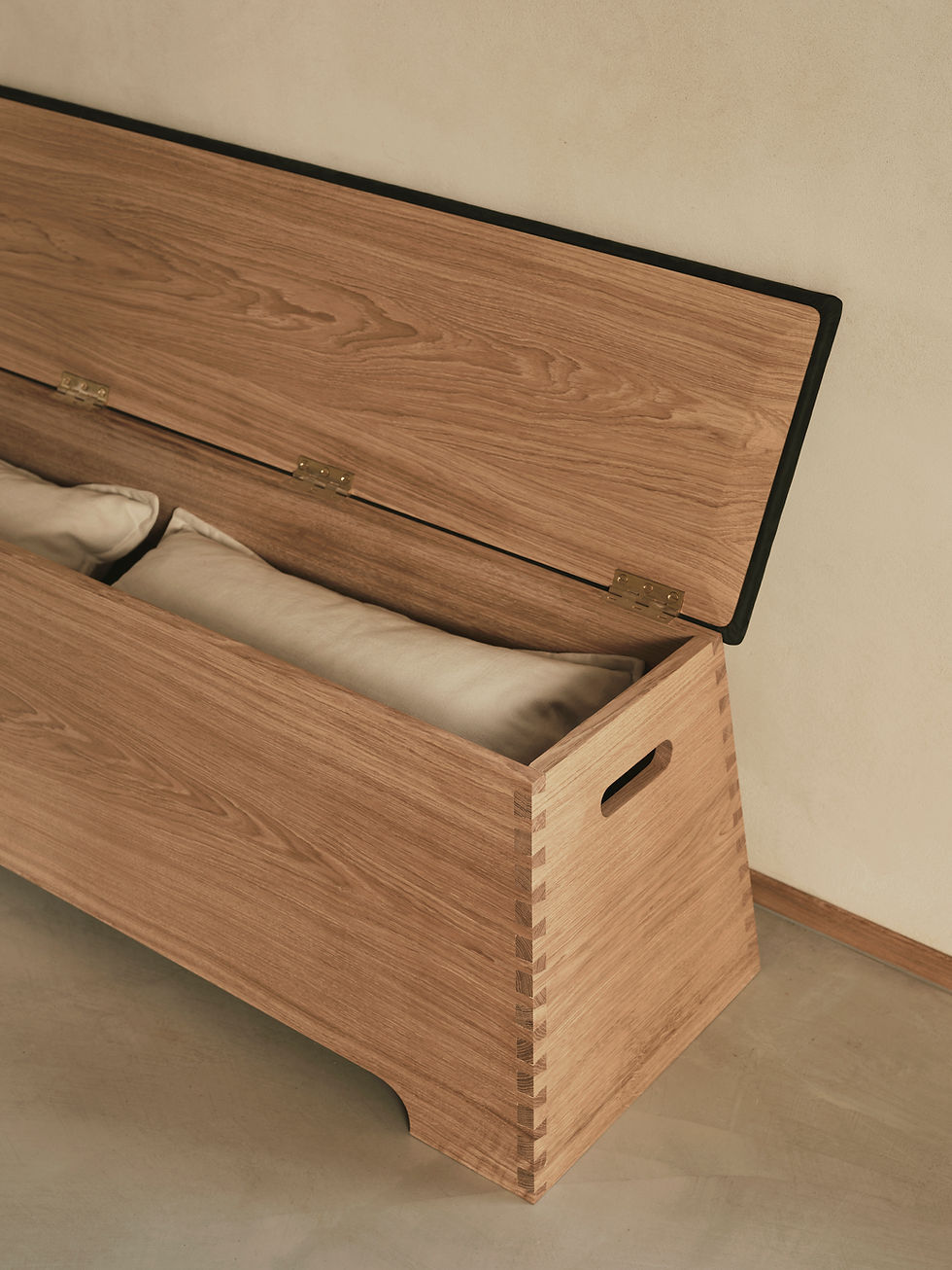 Thumbnail: Storage Bench