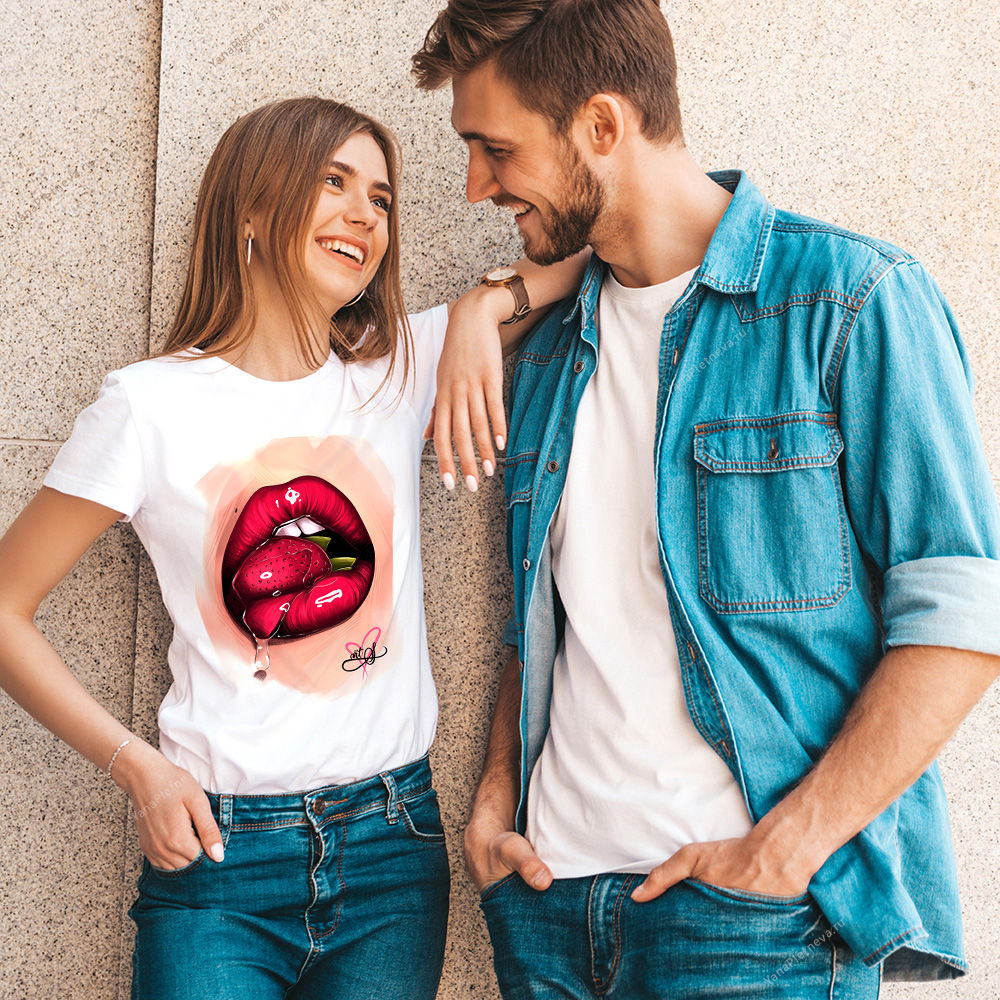 Футболка женская с принтом Сочная ягода клубника