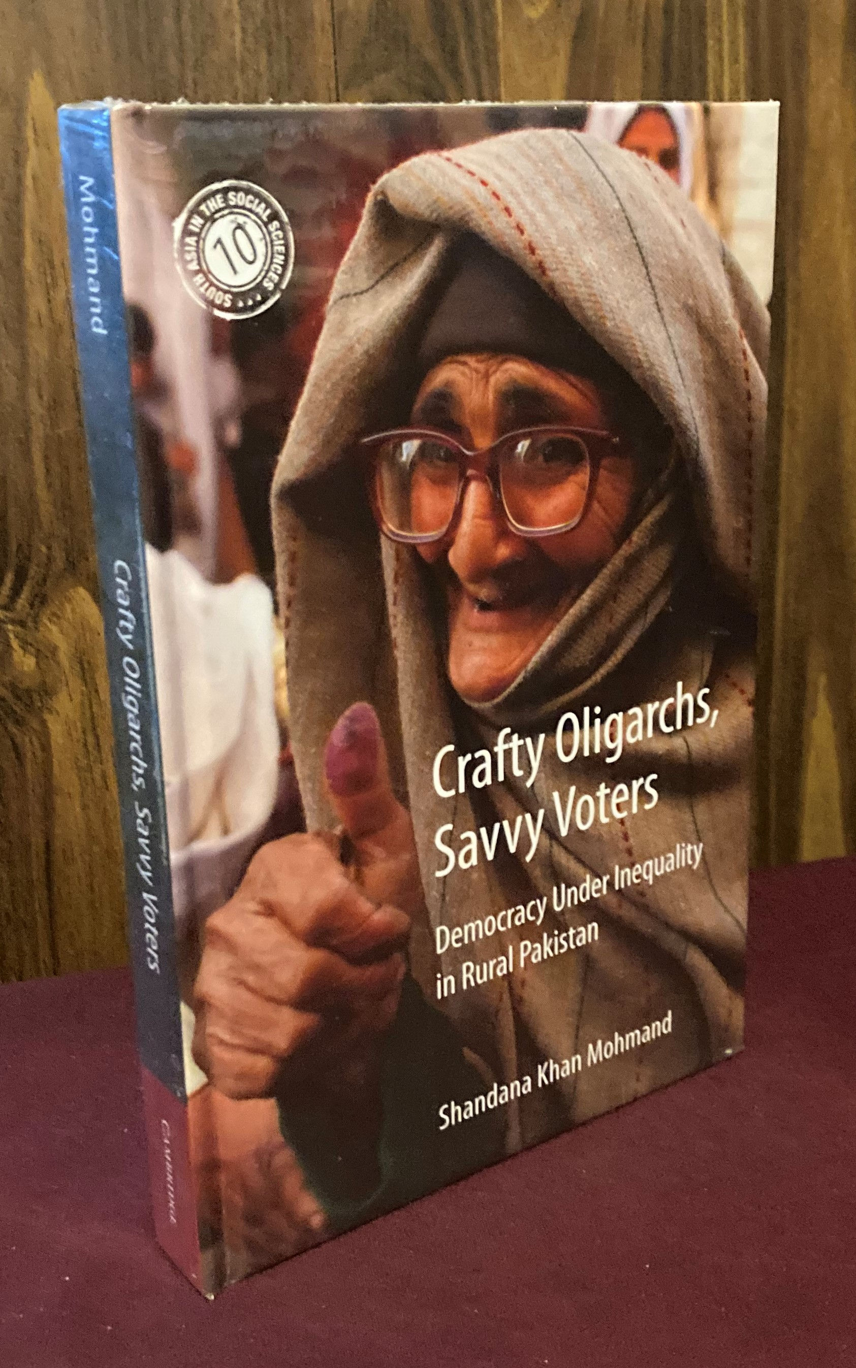 Crafty Oligarchs, Savvy Voters: Democracy under Inequality in Rural Pakistan
