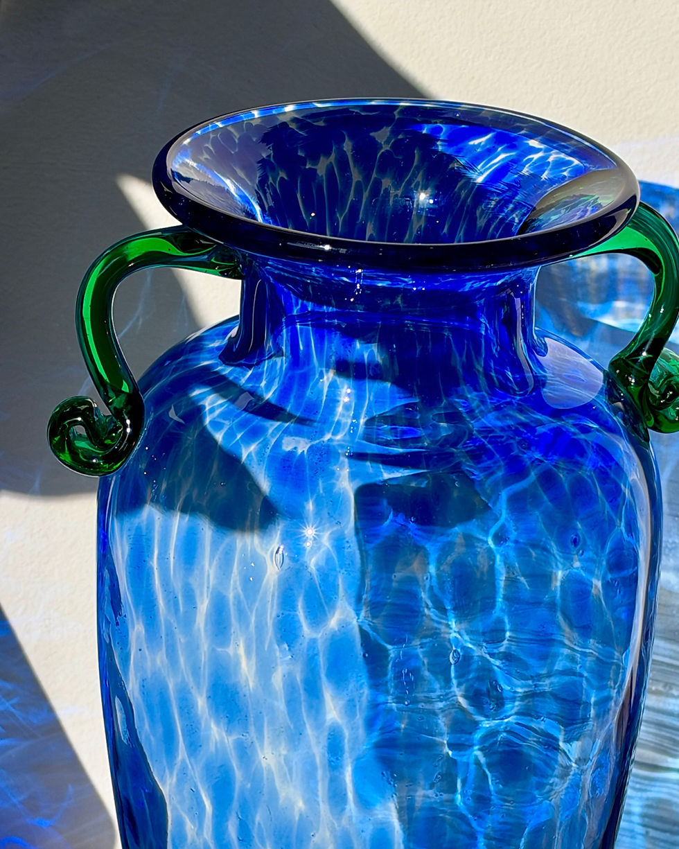 How to tell blown glass from pressed glass
