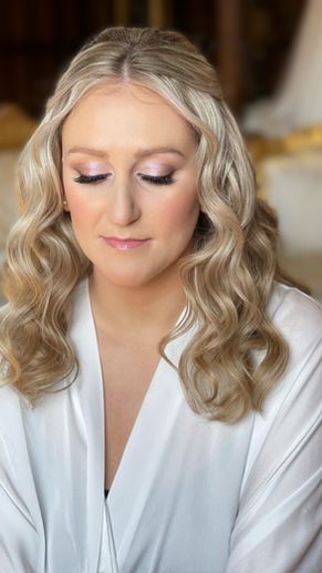 Traditional bridal makeup showcasing a natural, soft glam look by Ieva Genovesi.

