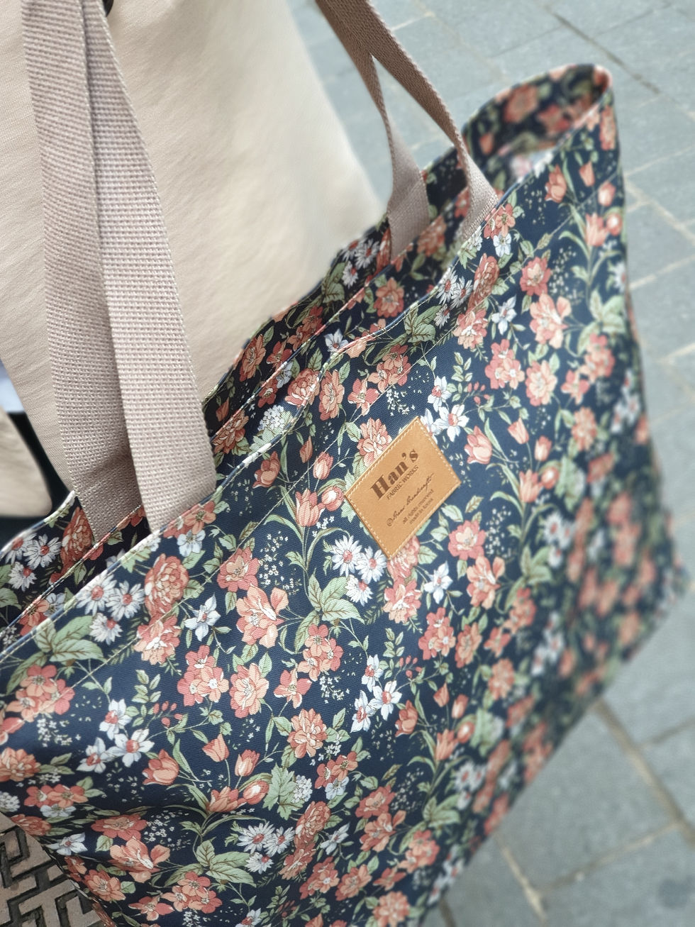 Imej kecil: Coated Cotton Shopper Bag | Navy Iris Flower