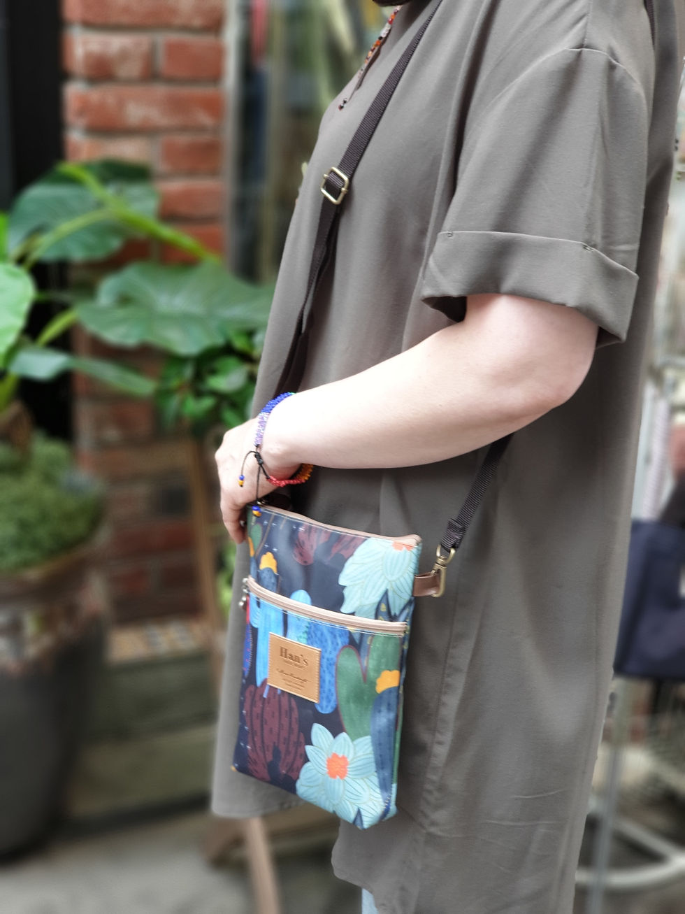 Imej kecil: Cross Body Bag | Cactus