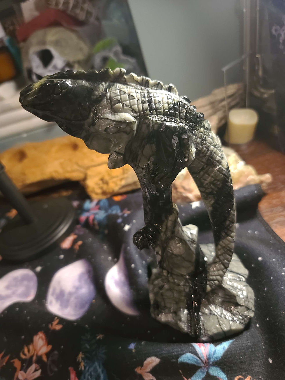 Thumbnail: Jasper crystal iguana lizard carving high quality 