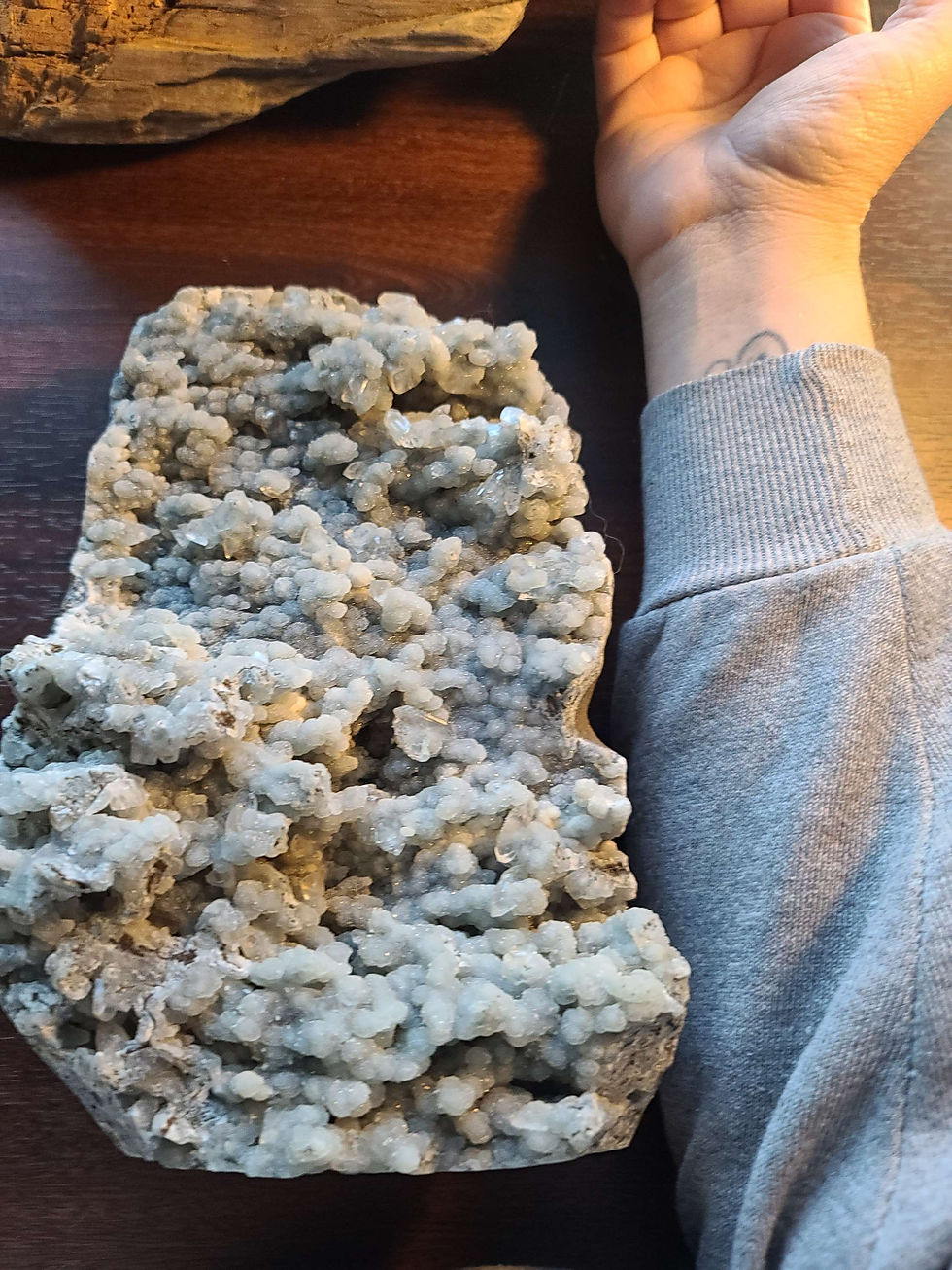 Thumbnail: Massive huge druzy crystal uv reactive sphalerite quartz poperlite crystal
