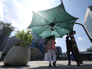 낮에는 ‘뙤양볕’ 밤에는 ‘열대야’…처서가 코앞인데 전국 ‘펄펄’