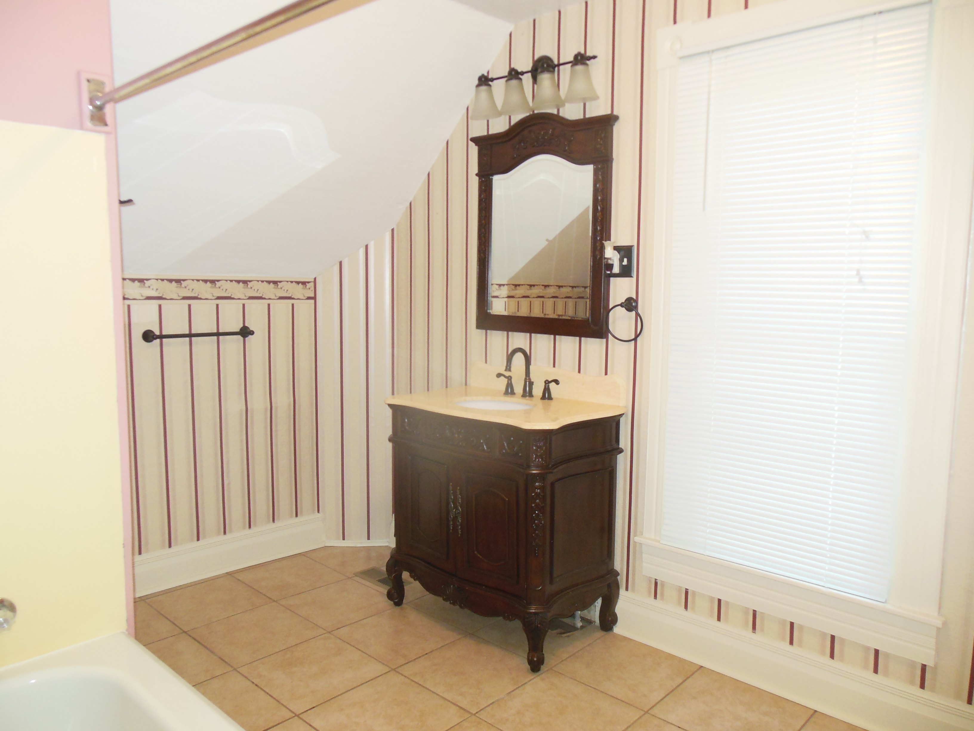801 Lincolnway, Woodbine