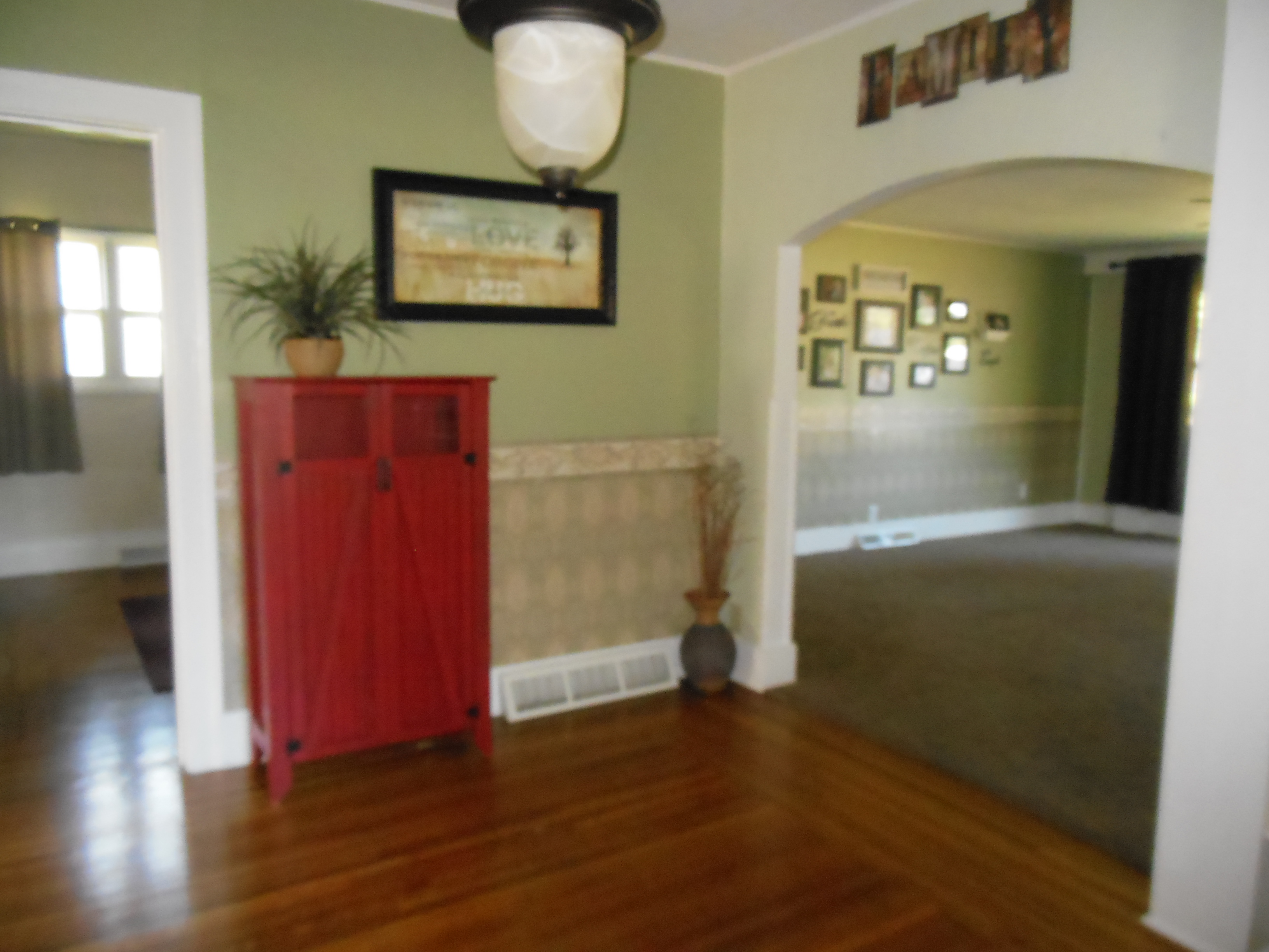 801 Lincolnway, Woodbine