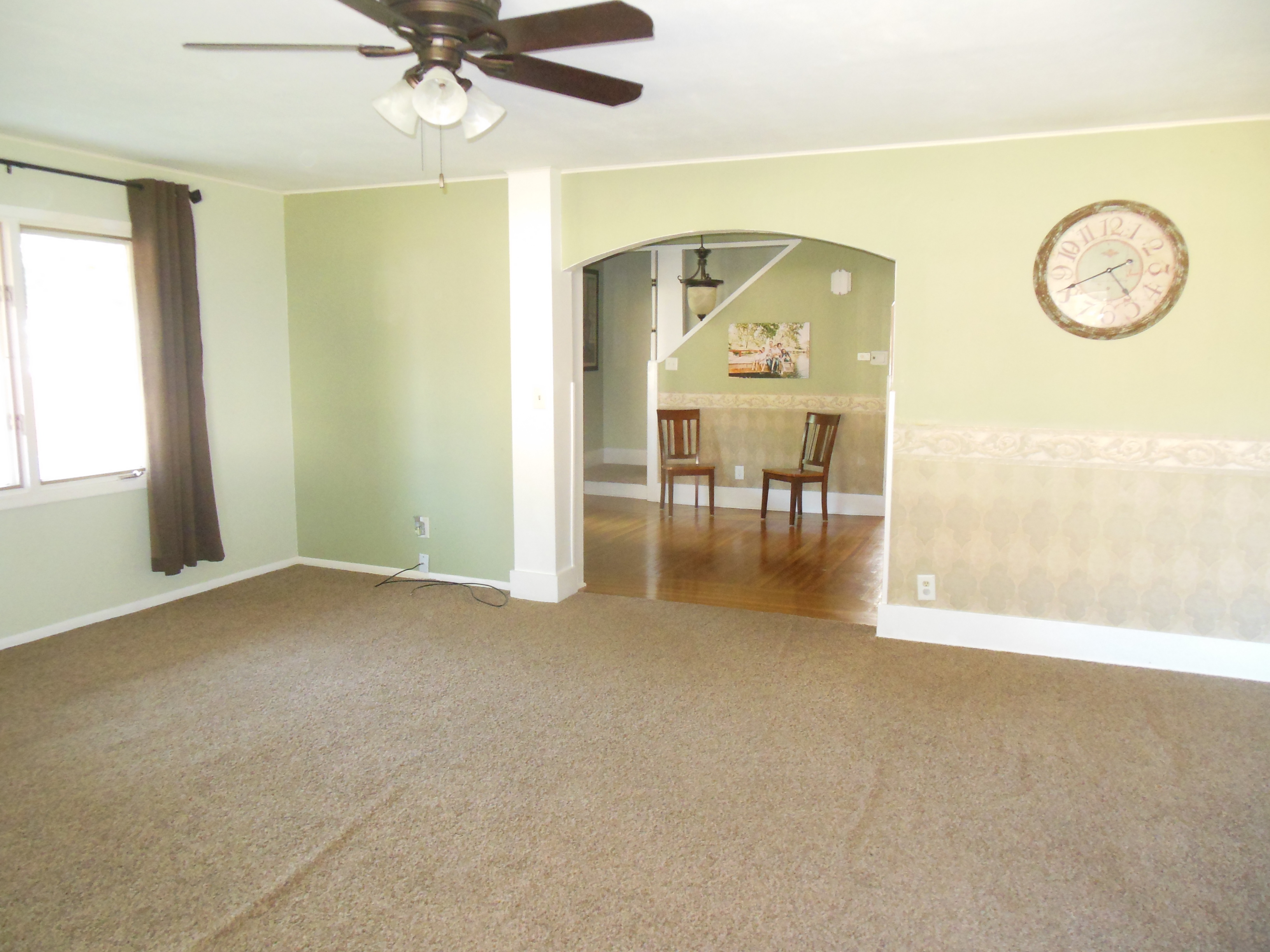 801 Lincolnway, Woodbine