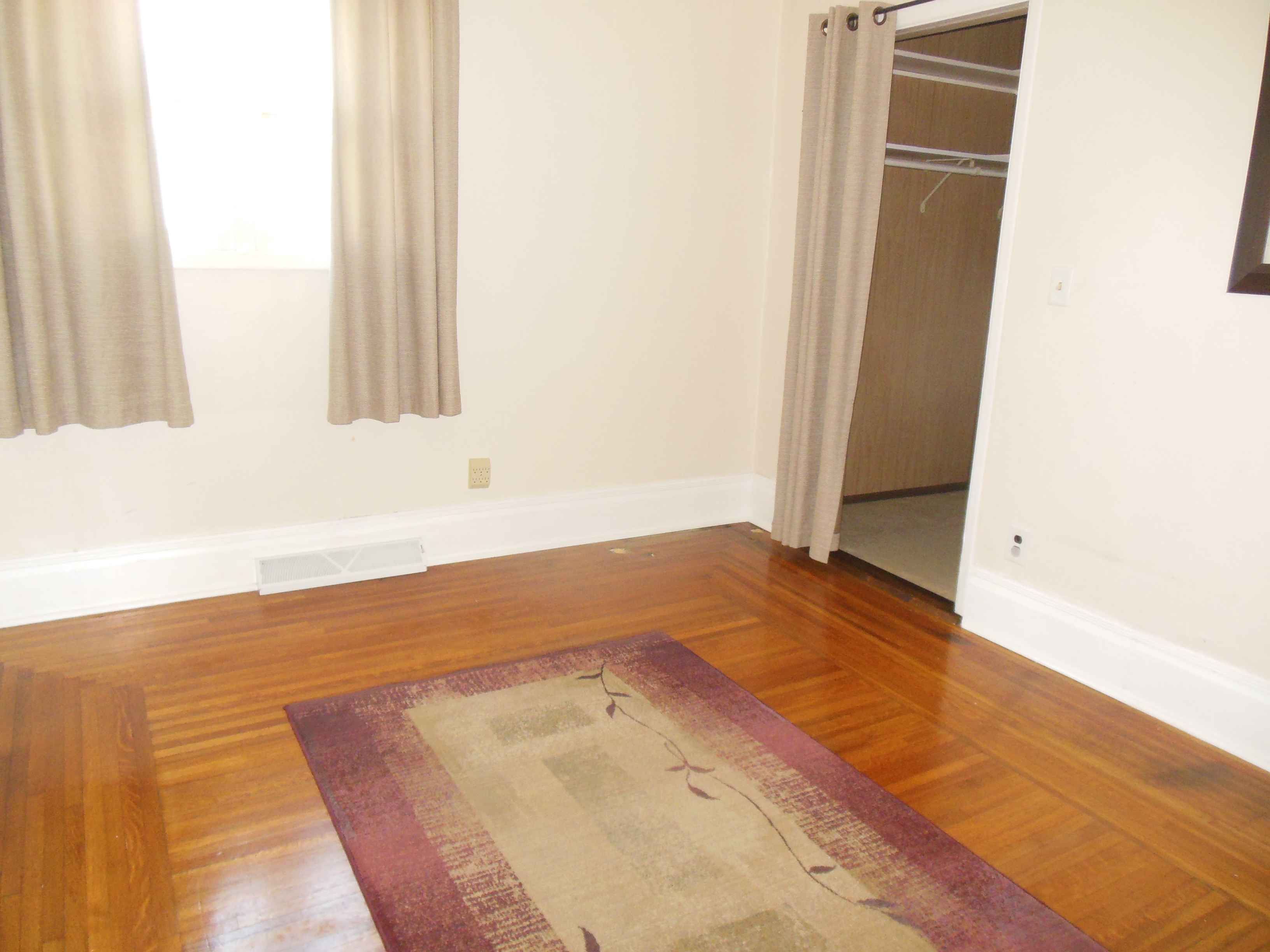 801 Lincolnway, Woodbine
