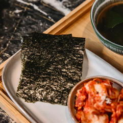 Yukhoe bibimbap