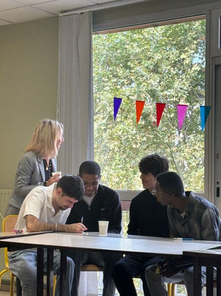 📍Les étudiants de 1ère et 2ème année de BTS Gestion de la PME ont réalisé leur journée d’intégration, riche en échanges et en activités…