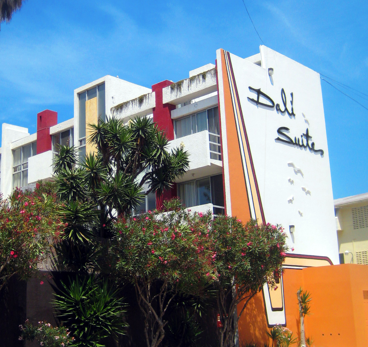 Dali Suites