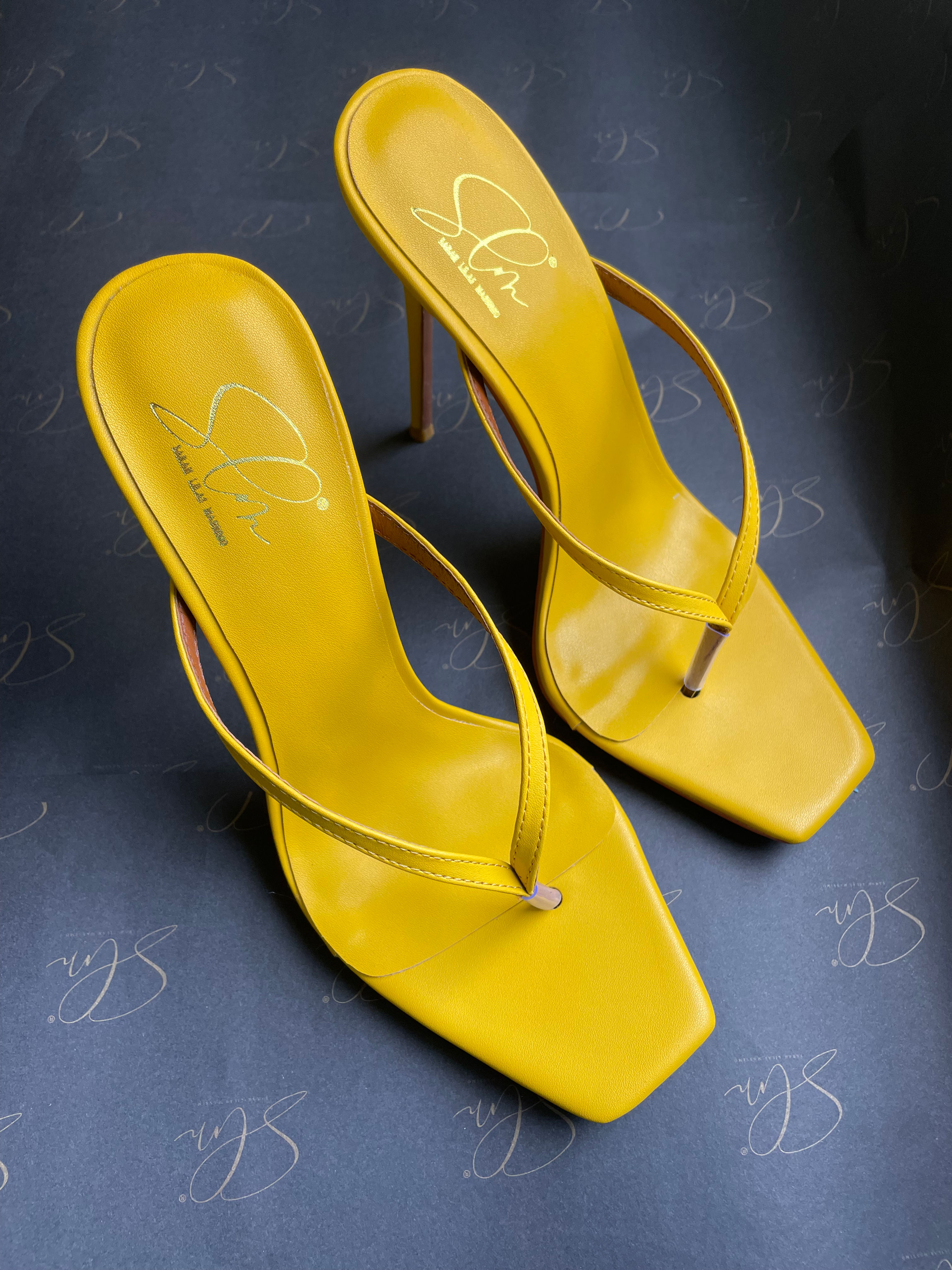 Scarlet Voltage 11 Shades